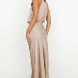 Tyra | Vestido de noite elegante com decote halter