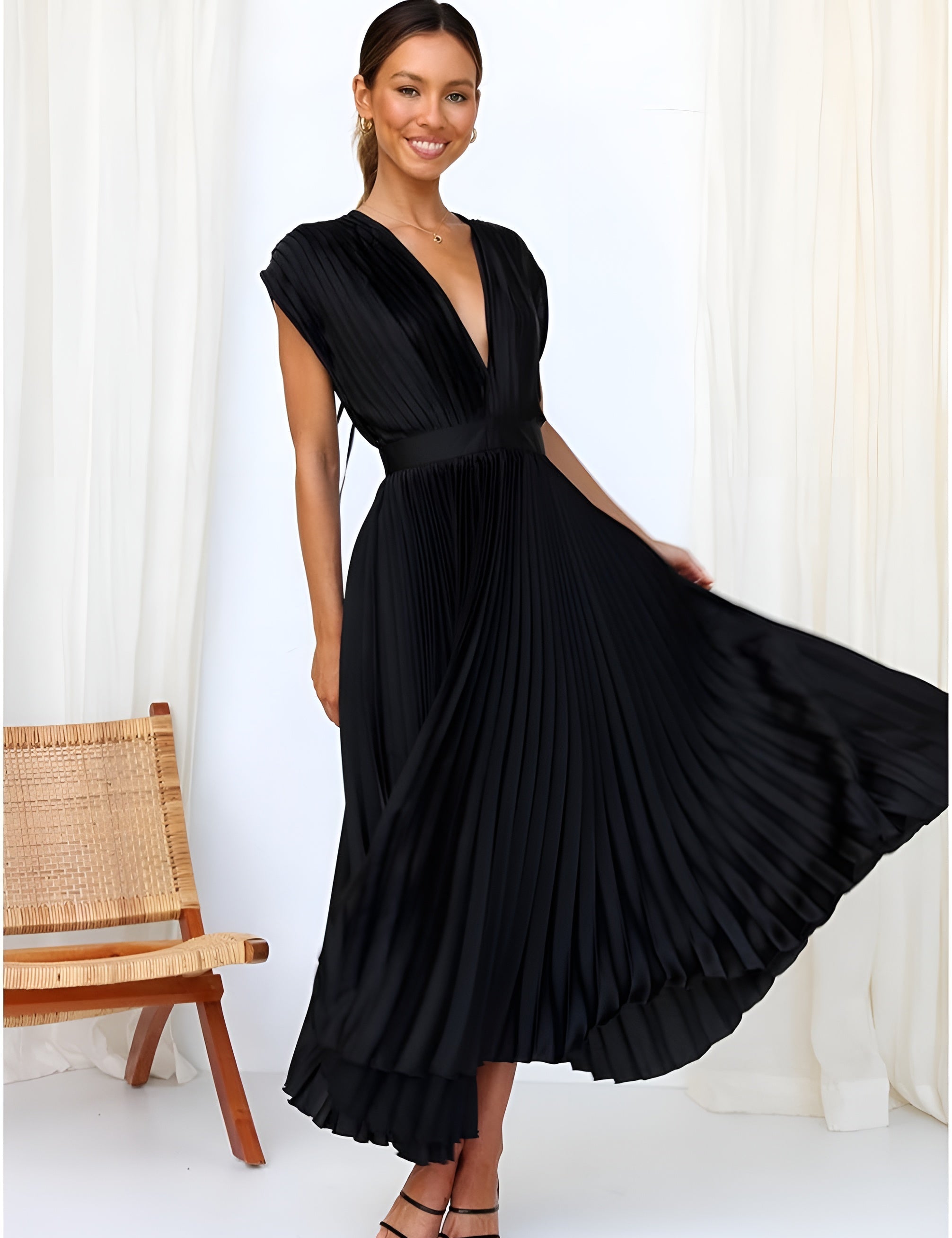 Selina | Vestido sem mangas com pregas e fecho