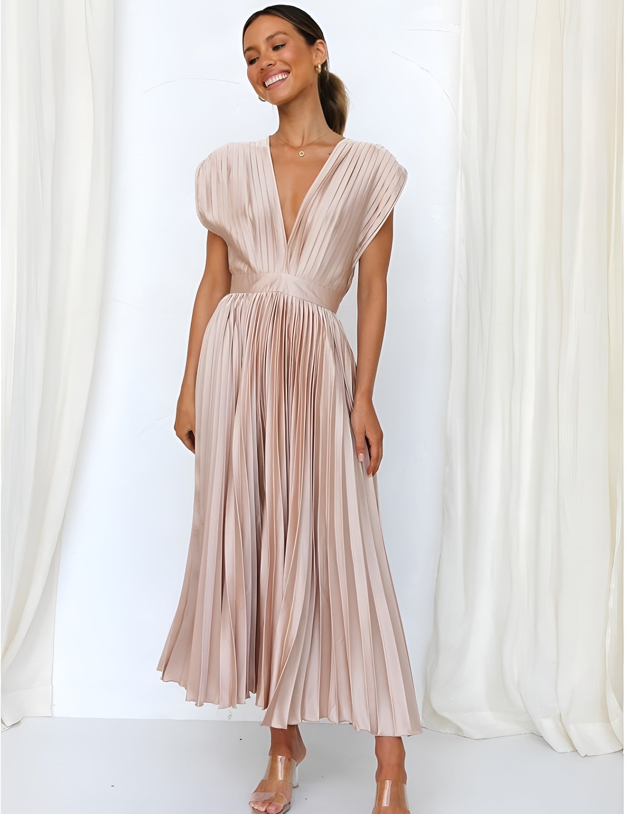 Selina | Vestido sem mangas com pregas e fecho