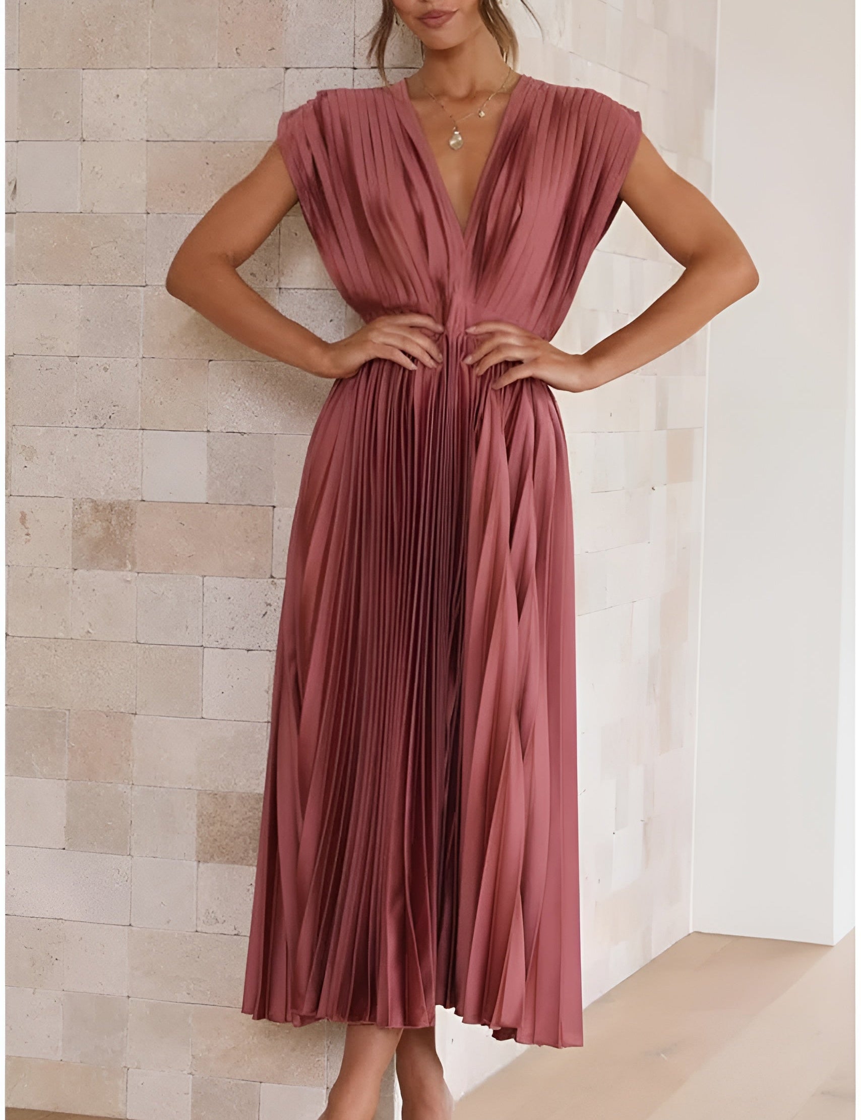 Selina | Vestido sem mangas com pregas e fecho