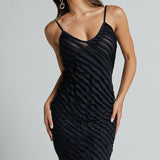 Solvi | Vestido preto elegante