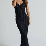 Solvi | Vestido preto elegante