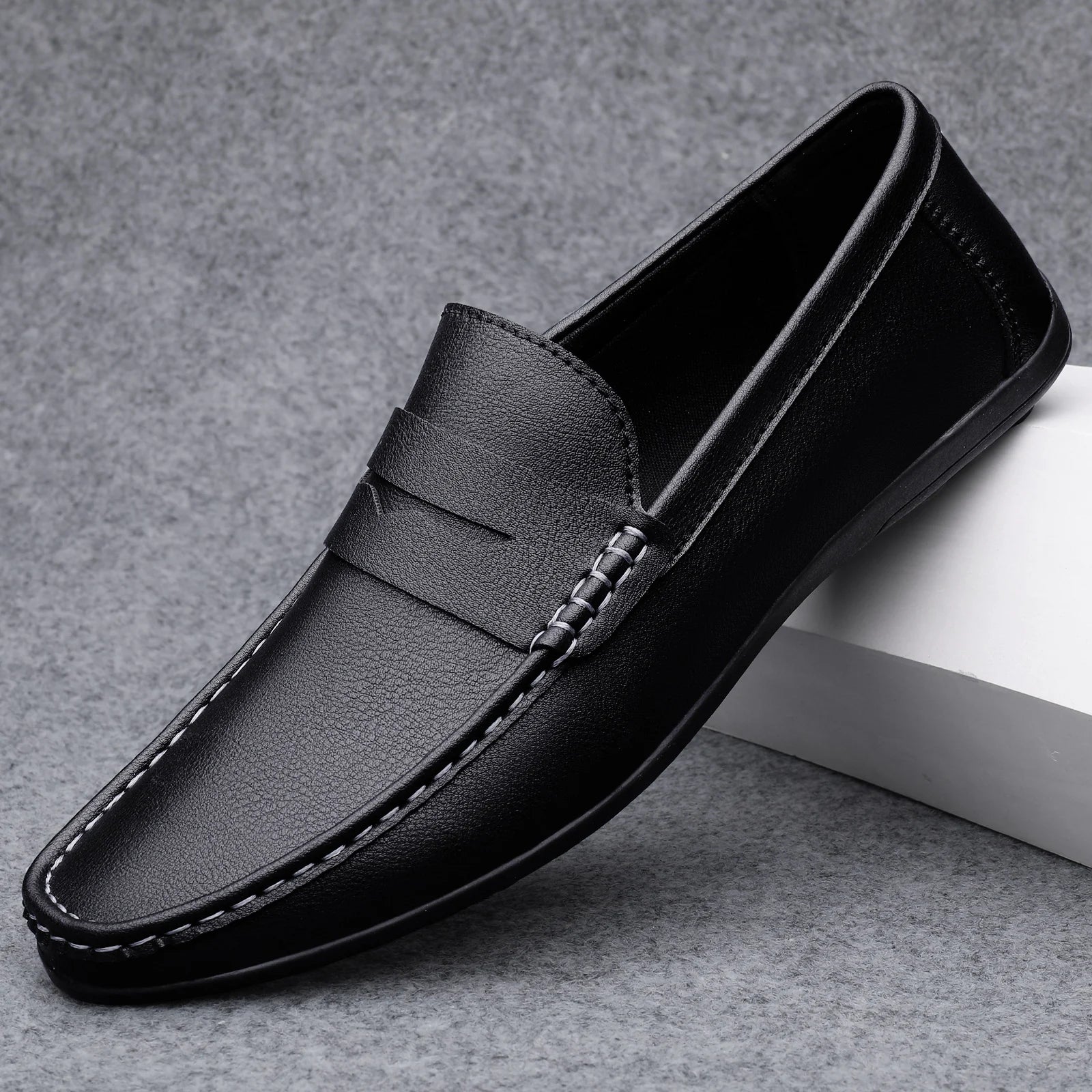 Mocassins Italianos Clássicos em Couro