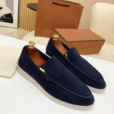 Mocassins clássicos em camurça