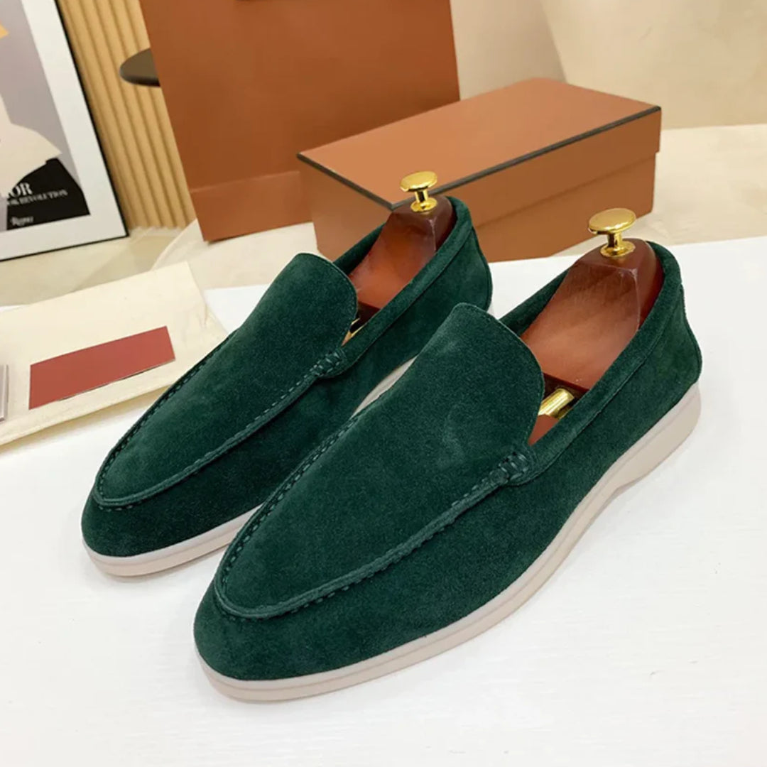 Mocassins clássicos em camurça