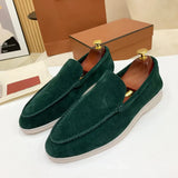 Mocassins clássicos em camurça
