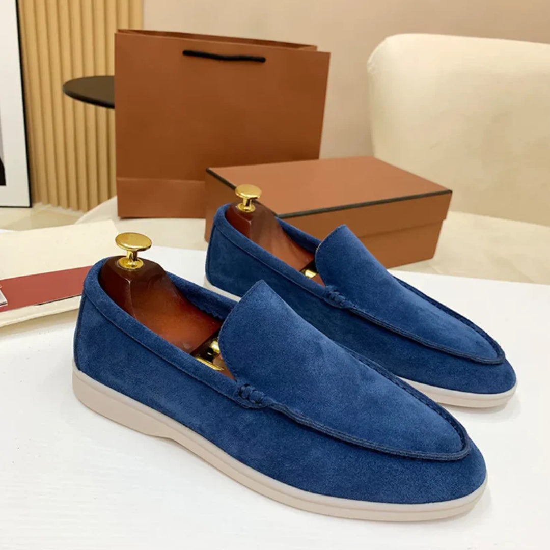 Mocassins clássicos em camurça