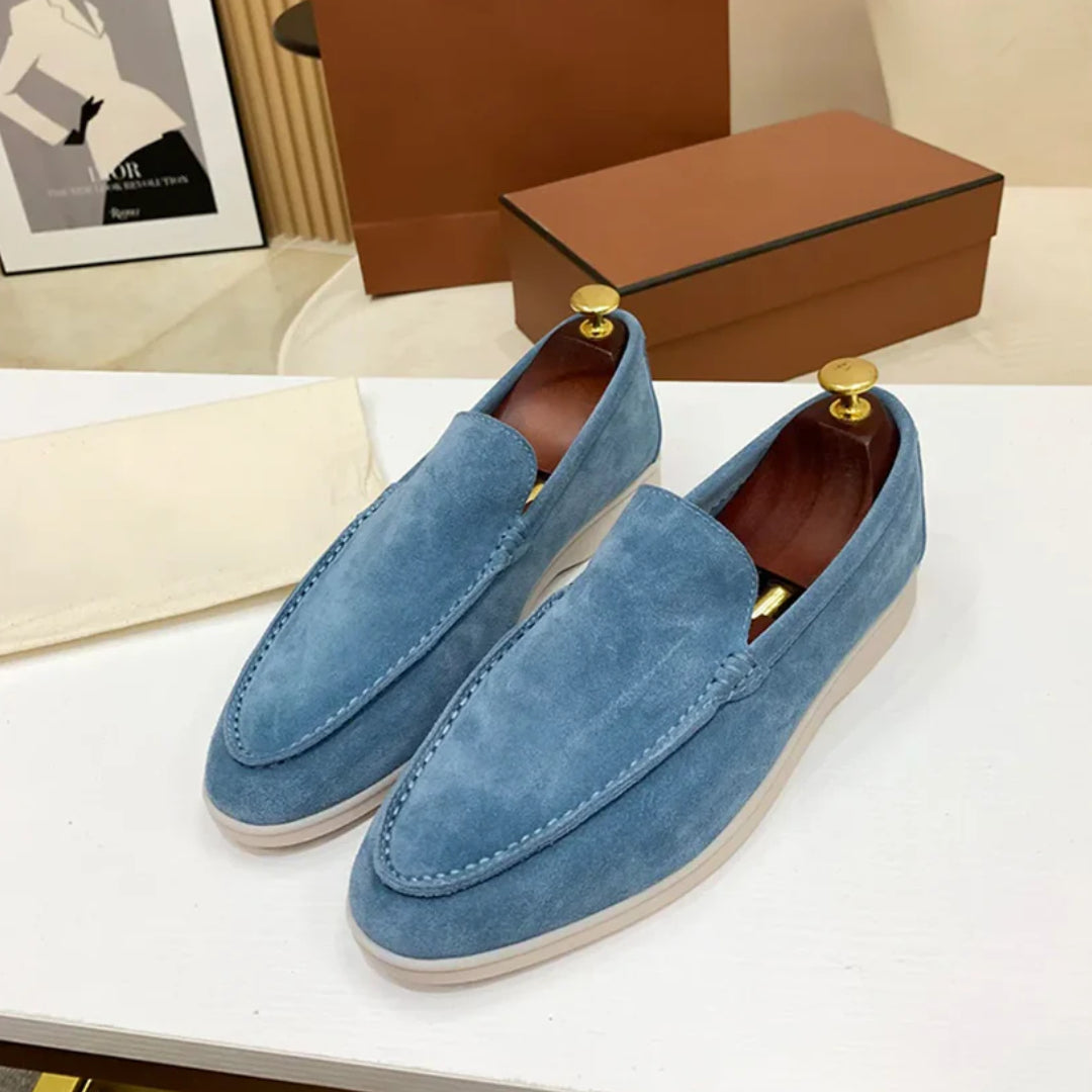Mocassins clássicos em camurça