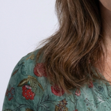 Valeri | Vestido maxi com padrão floral, decote em V e mangas três quartos