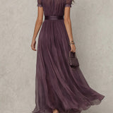 Flávia | Vestido longo elegante em roxo com decote em gota e renda