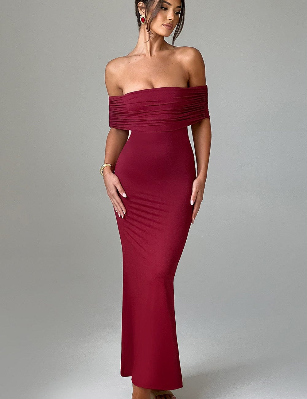 Tindra | Vestido longo Bardot com design requintado