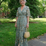 Élodie | Vestido maxi com bordado e decote em V